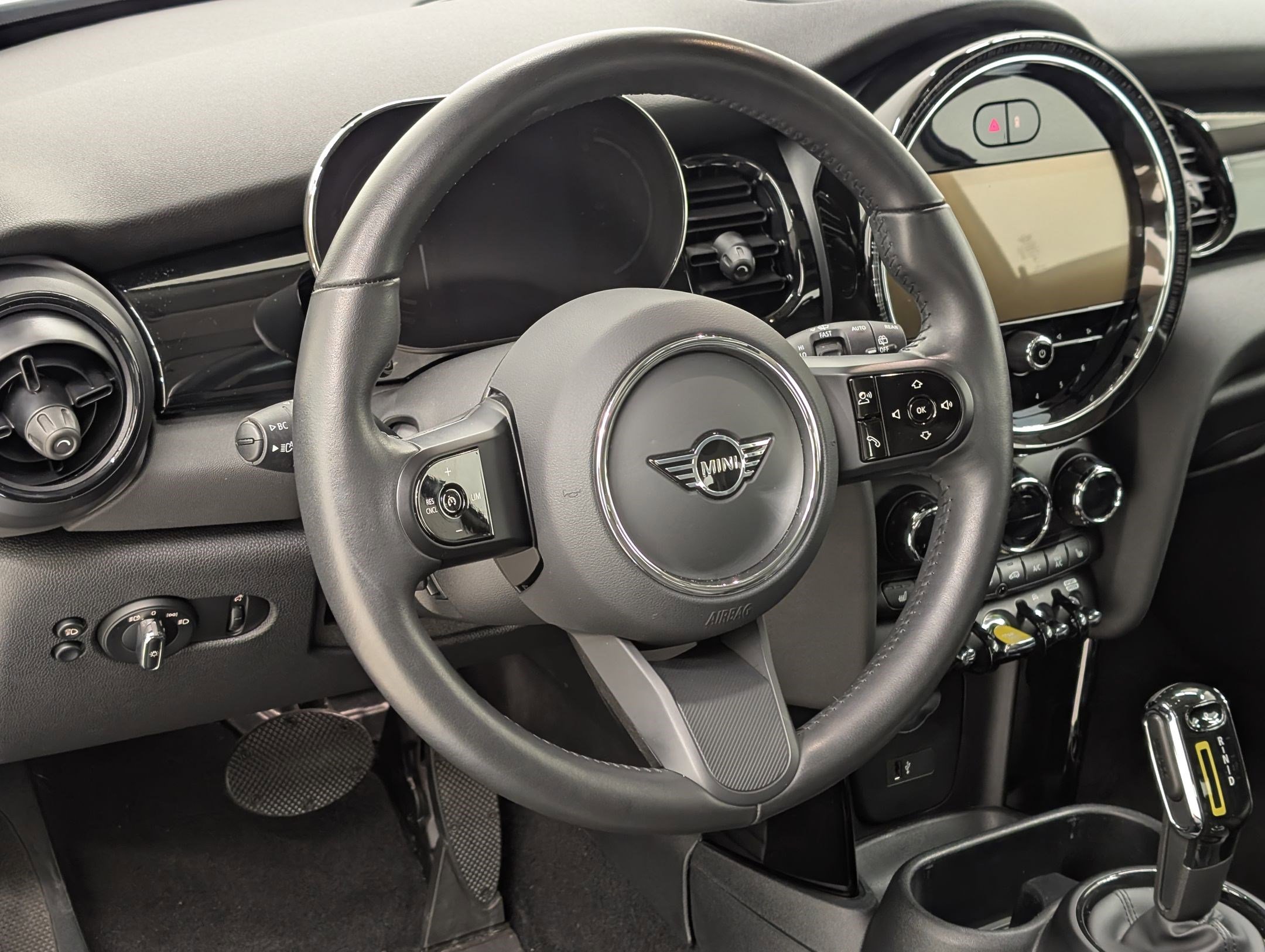 Used 2024 MINI Cooper SE image 23