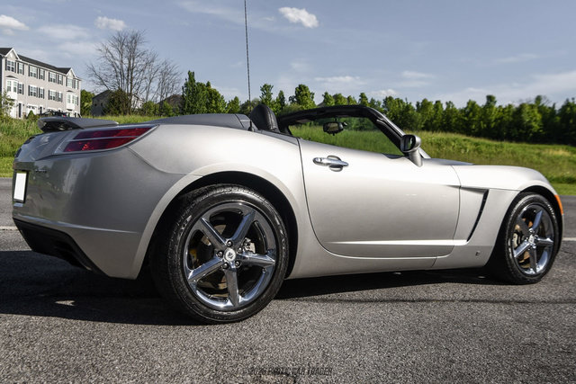 Used 2008 Saturn Sky Red Line RWD image 8