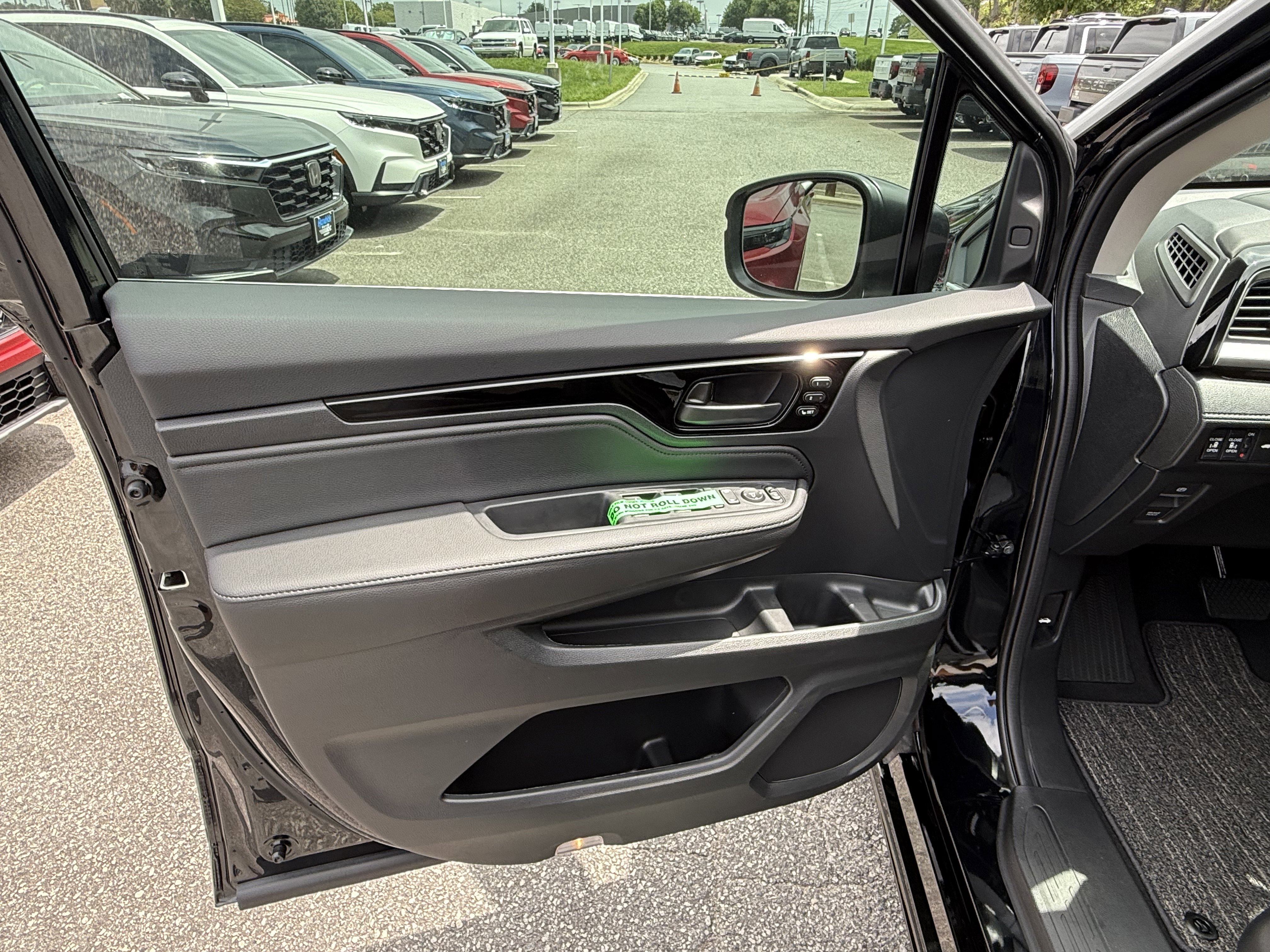 New 2026 Honda Odyssey Touring image 13
