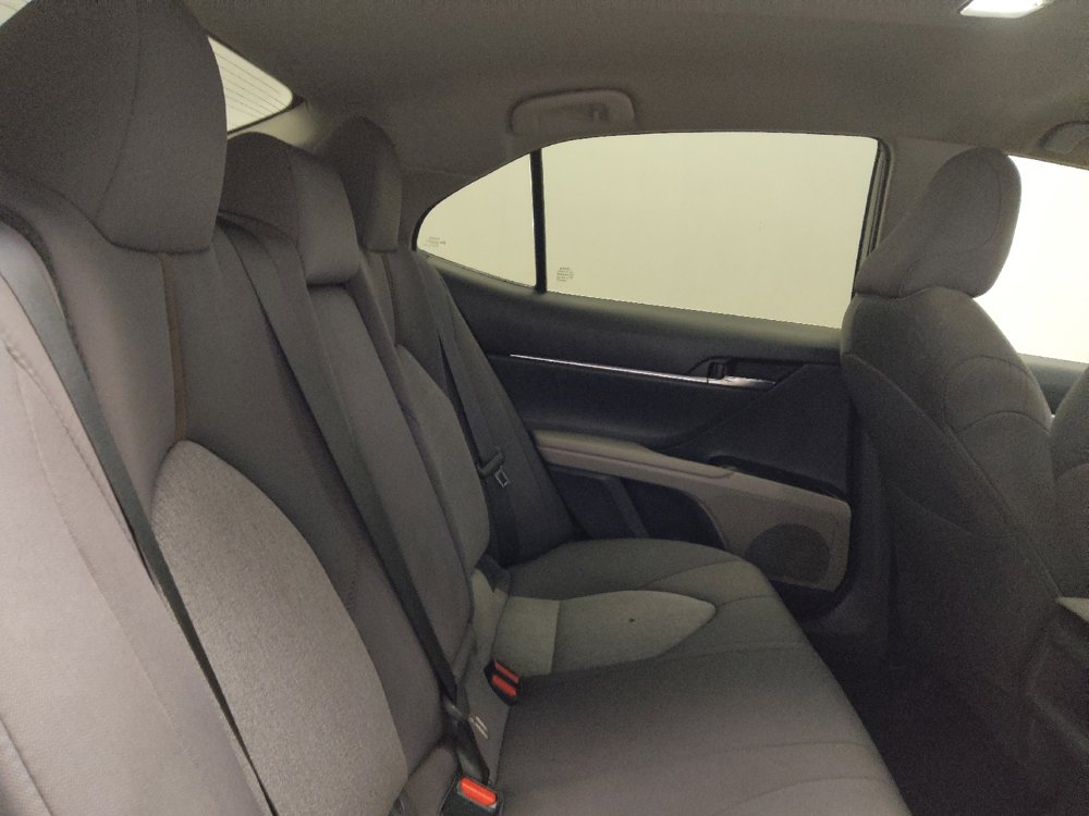 Used 2020 Toyota Camry LE image 19
