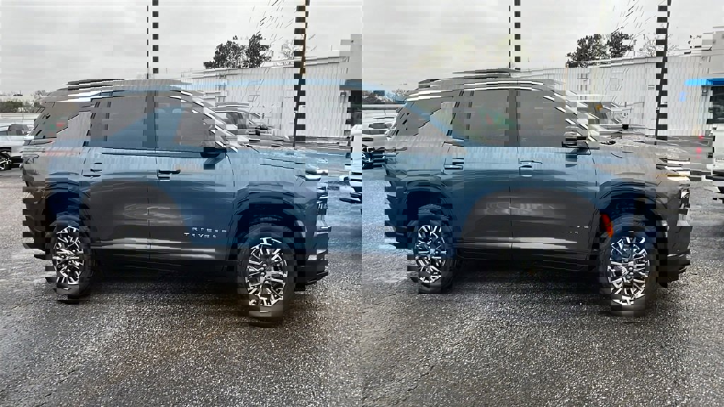 New 2026 Chevrolet Traverse LT image 4