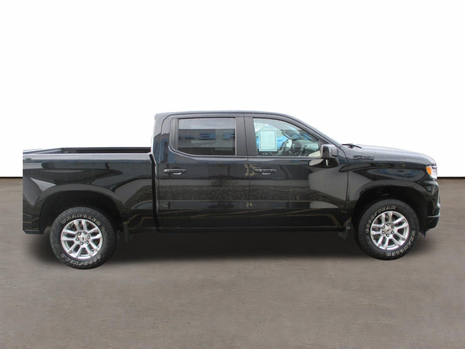 Used 2023 Chevrolet Silverado 1500 RST w/ Z71 Off-Road Package AWD/4WD image 6