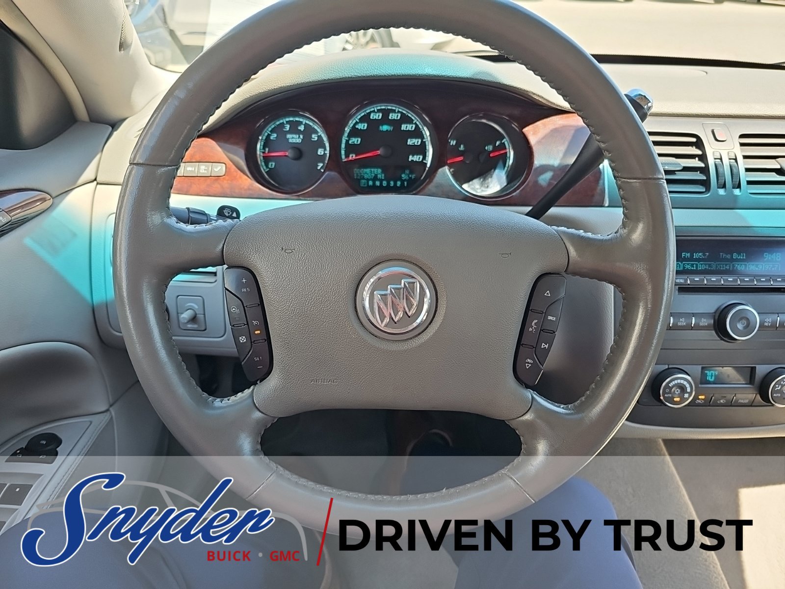 Used 2011 Buick Lucerne CXL FWD image 12