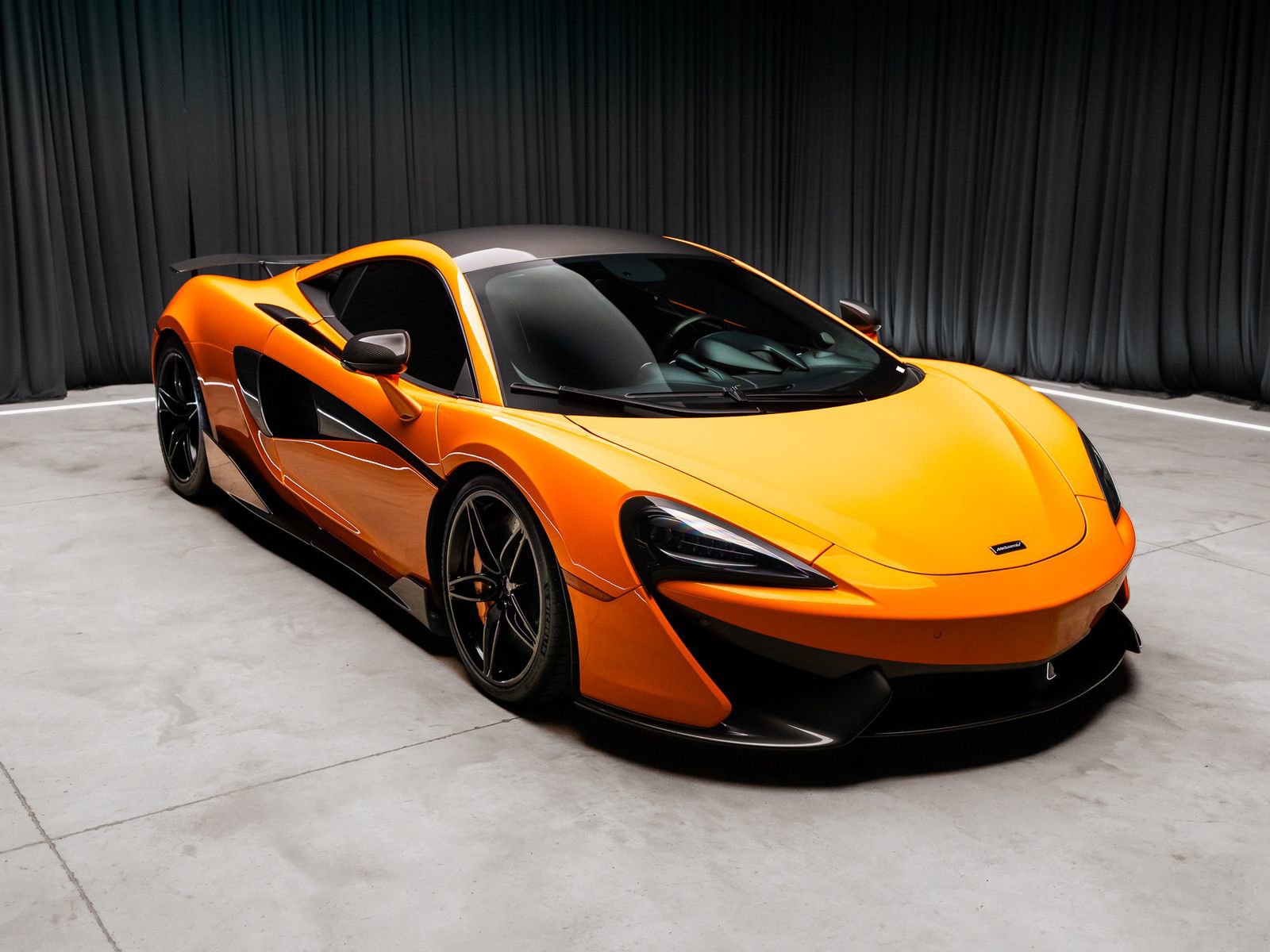 Used 2016 McLaren 570S Coupe RWD image 2