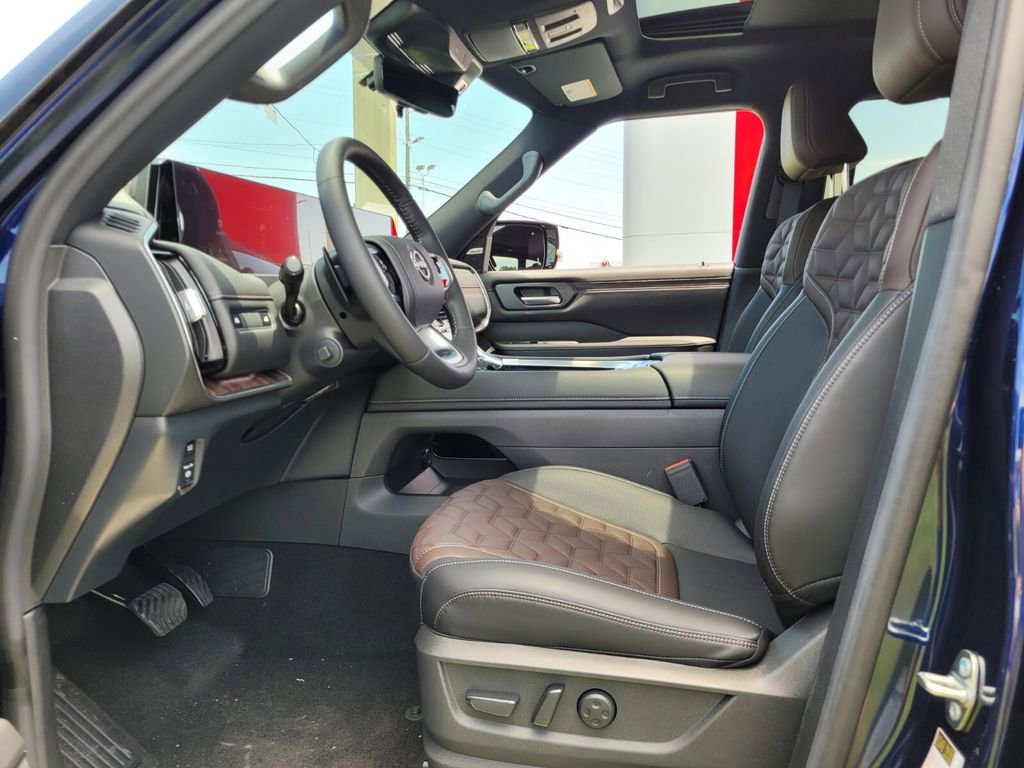 New 2025 Nissan Armada Platinum w/ Convenience Package image 2