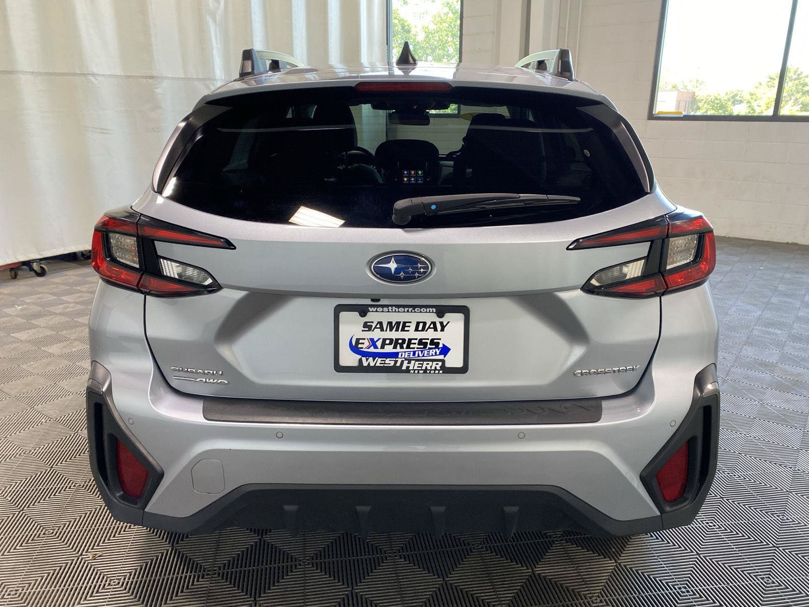 Used 2024 Subaru Crosstrek 2.5i Limited AWD/4WD image 12