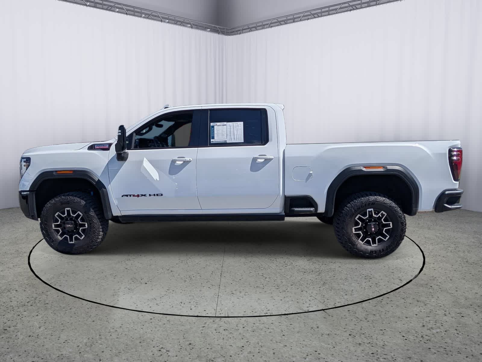 Used 2025 GMC Sierra 2500 AT4X AWD/4WD image 6