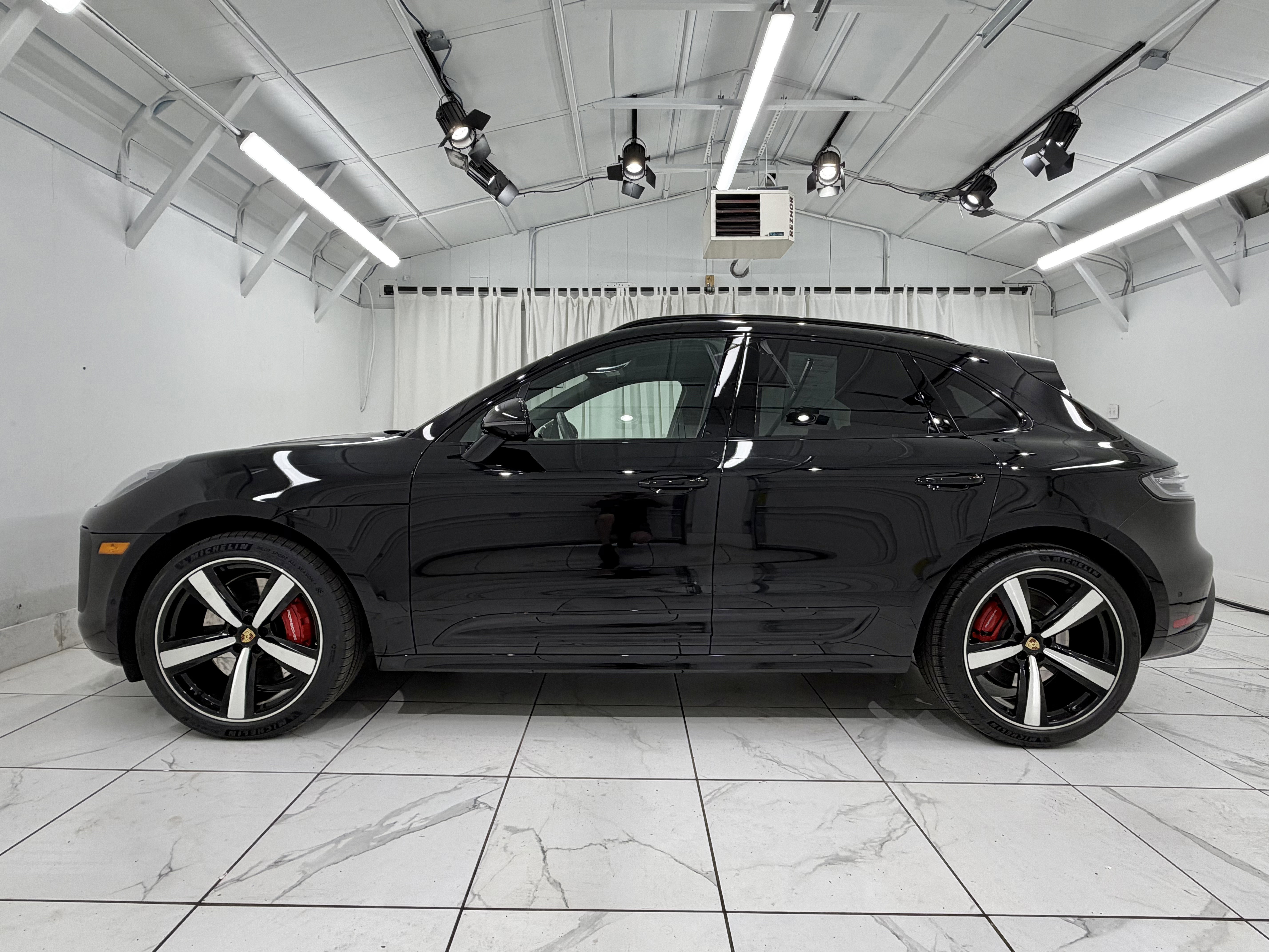 Certified 2024 Porsche Macan GTS image 15