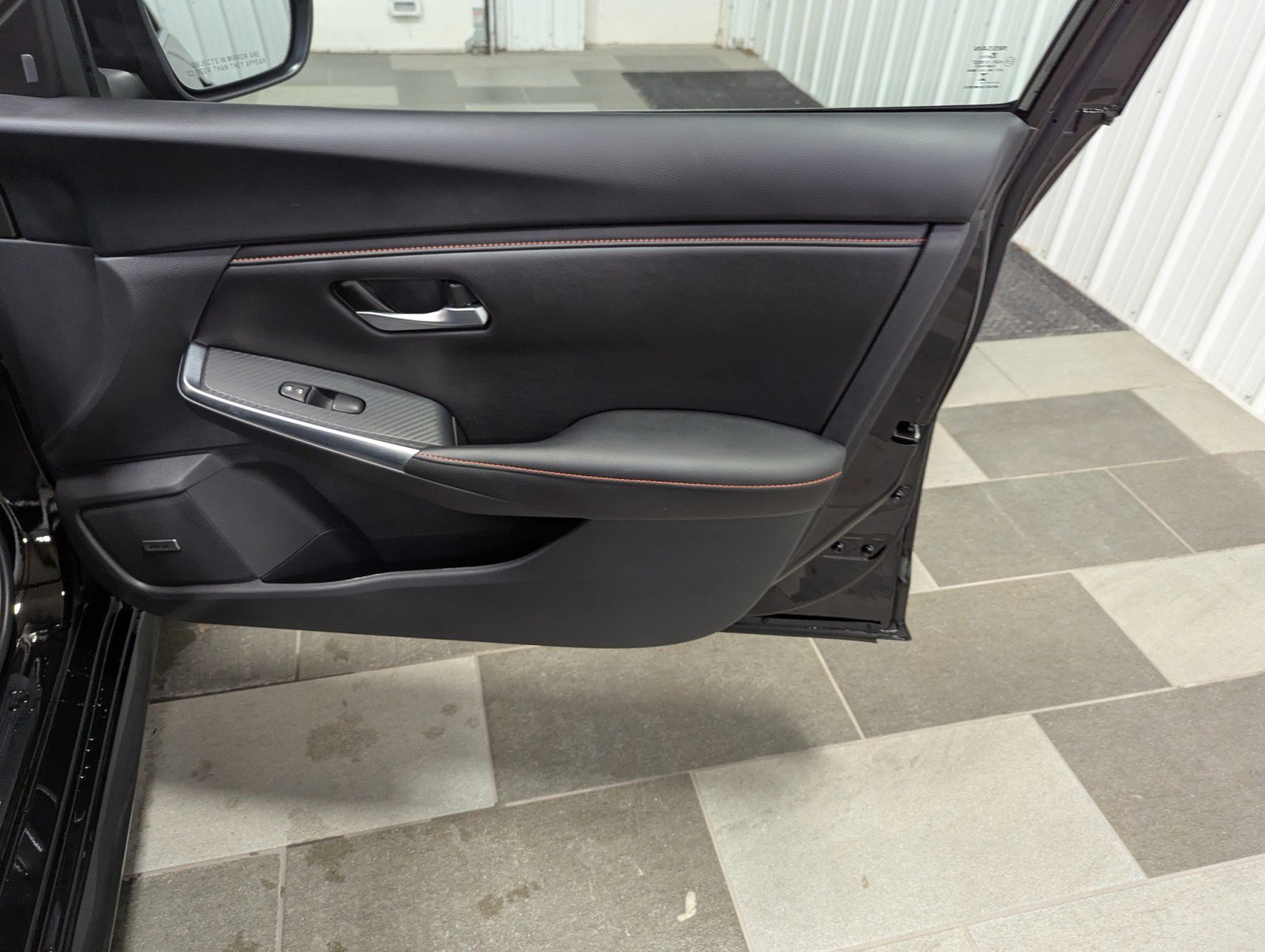 Used 2025 Nissan Sentra SR w/ SR Premium Package image 28