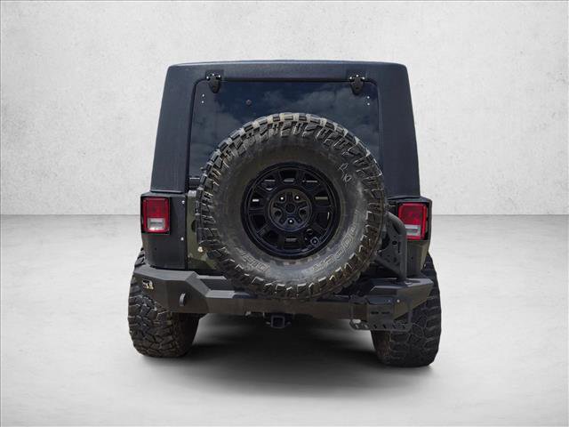Used 2015 Jeep Wrangler Unlimited Rubicon w/ Connectivity Group AWD/4WD image 6