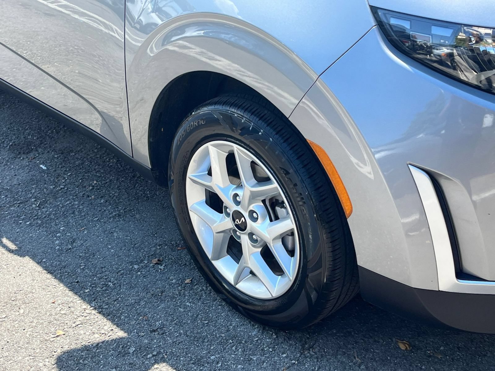 Used 2025 Kia Soul LX w/ LX Technology Package FWD image 30