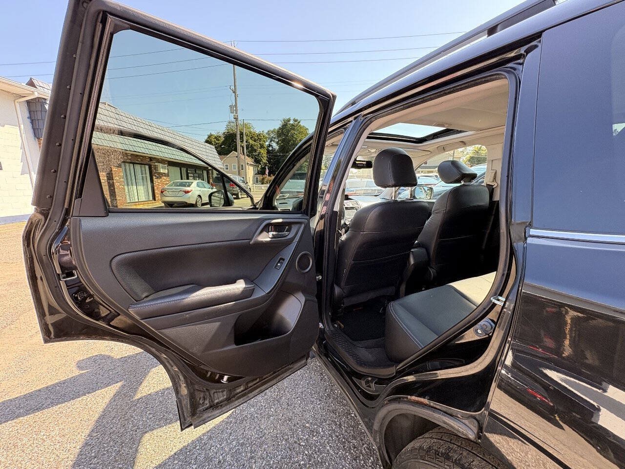 Used 2014 Subaru Forester 2.5i Touring AWD/4WD image 17