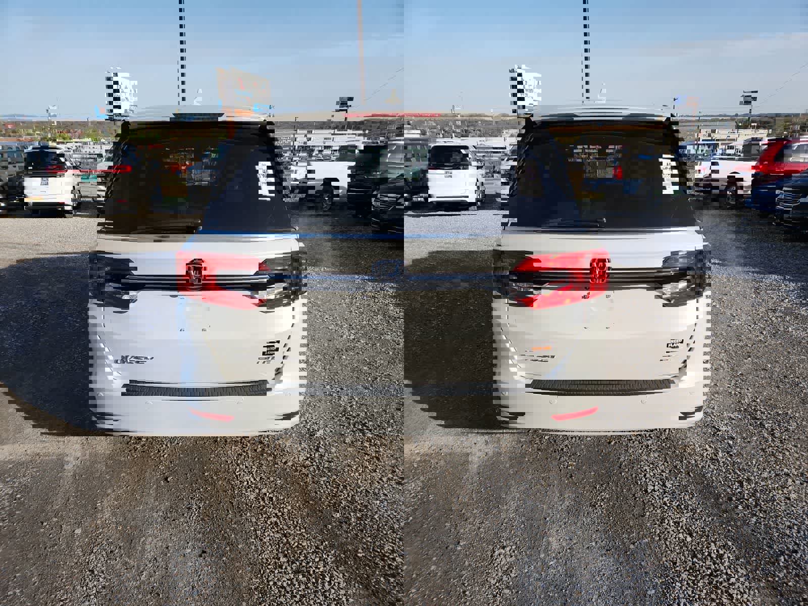 Used 2023 Honda Odyssey Elite image 4