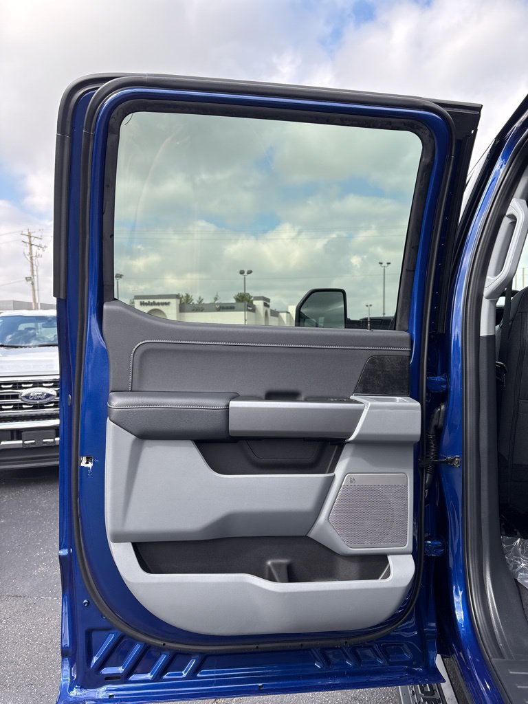 New 2026 Ford F350 XLT w/ XLT Premium Package AWD/4WD image 24