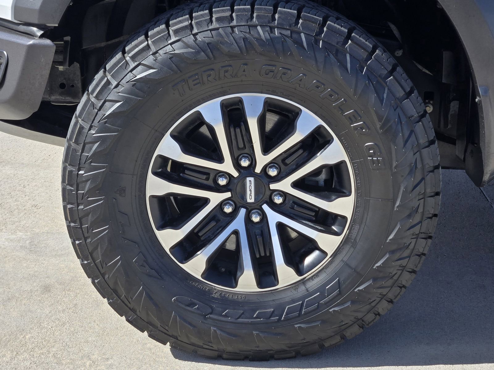 Used 2020 Ford F150 Raptor w/ Equipment Group 802A Luxury image 13