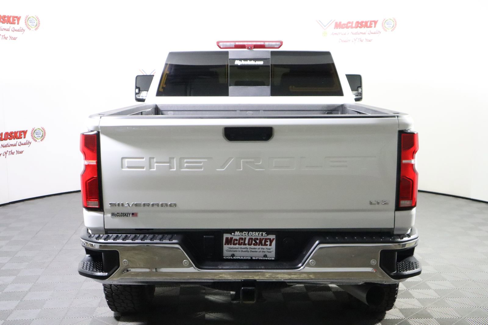 Used 2024 Chevrolet Silverado 2500 LTZ w/ LTZ Convenience Package image 9