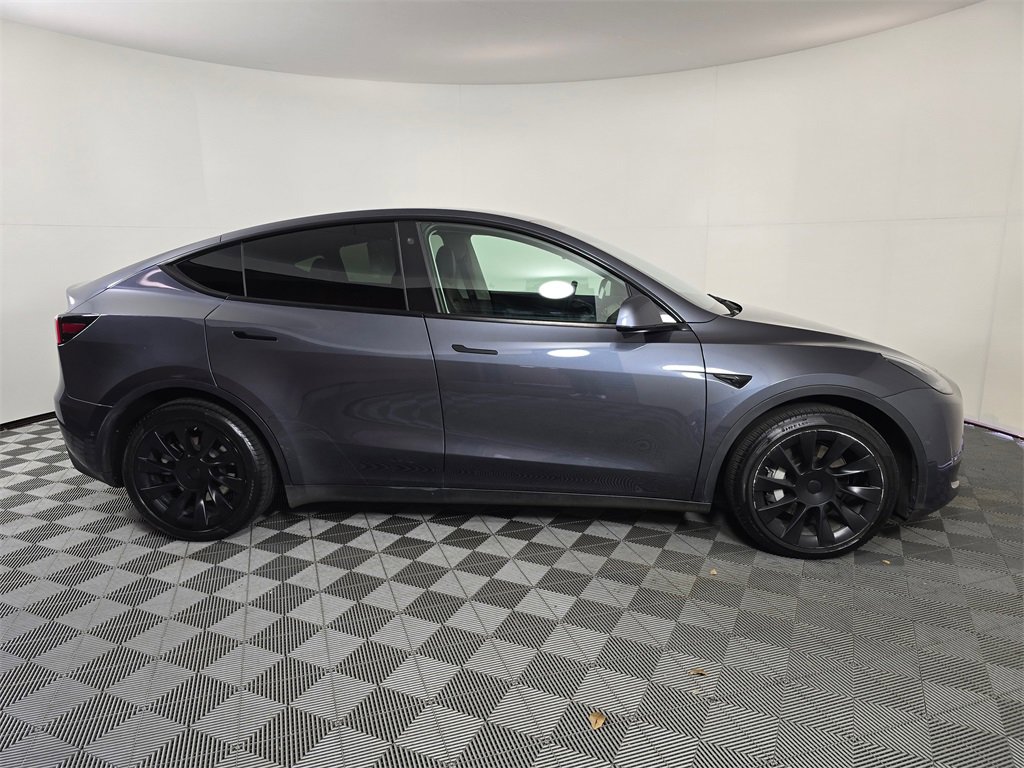 Used 2021 Tesla Model Y Long Range image 8