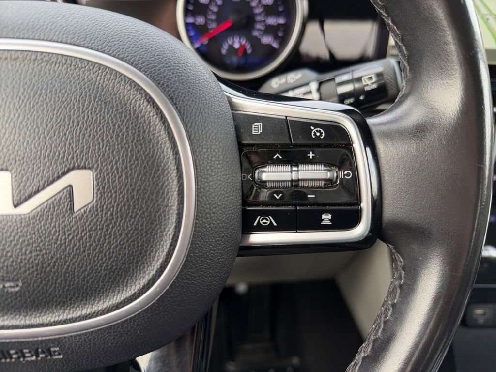 Used 2022 Kia Carnival SX image 22