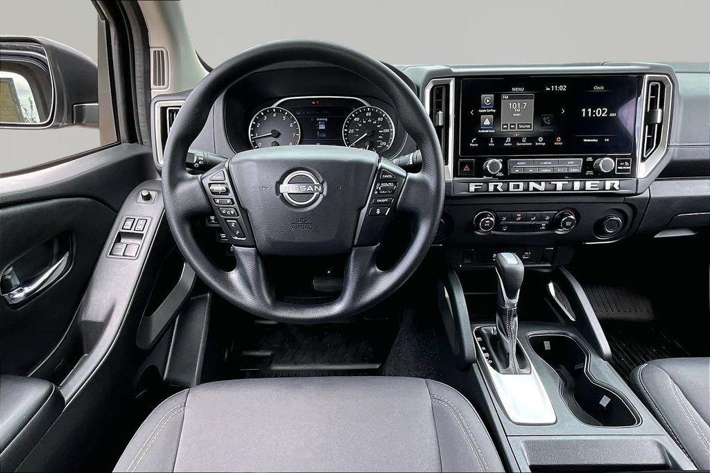 Used 2025 Nissan Frontier SV RWD image 5