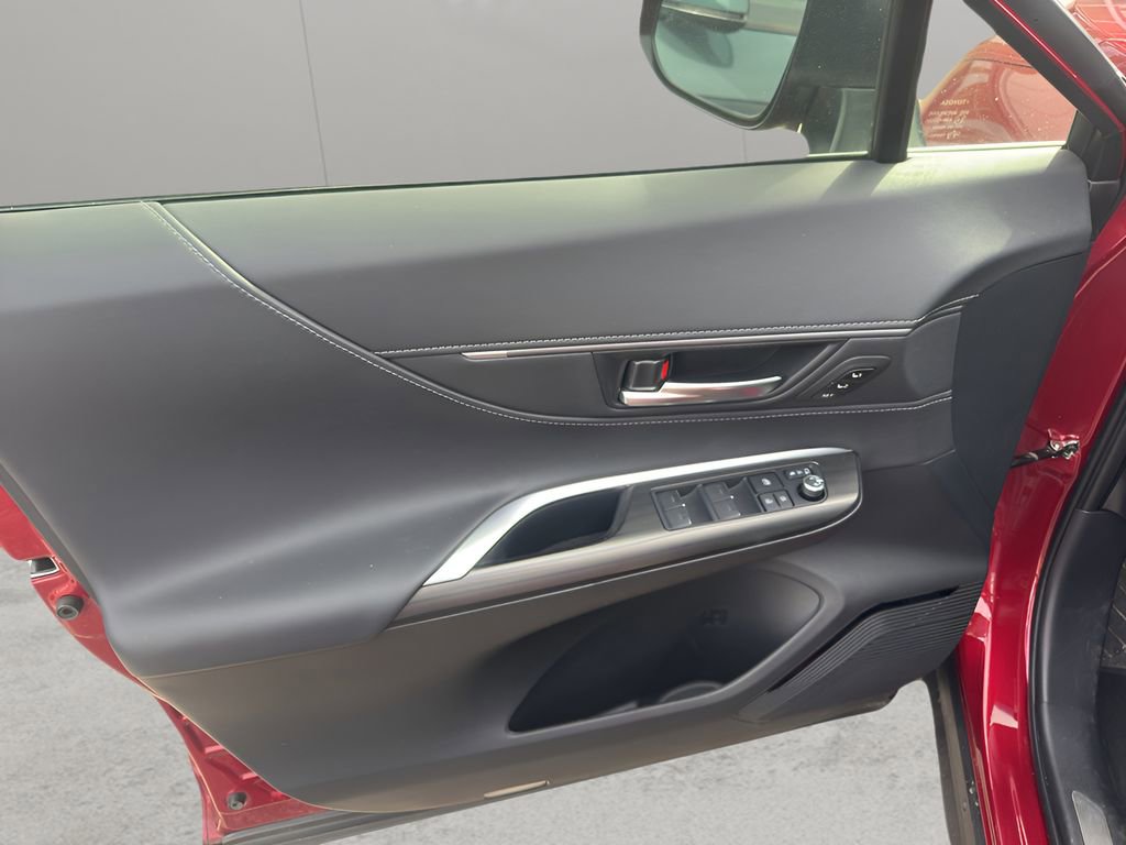 Used 2021 Toyota Venza XLE w/ Softex Package image 8