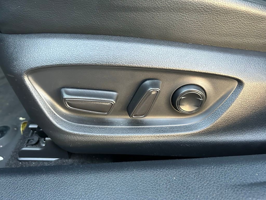 Used 2024 Toyota Camry SE image 16