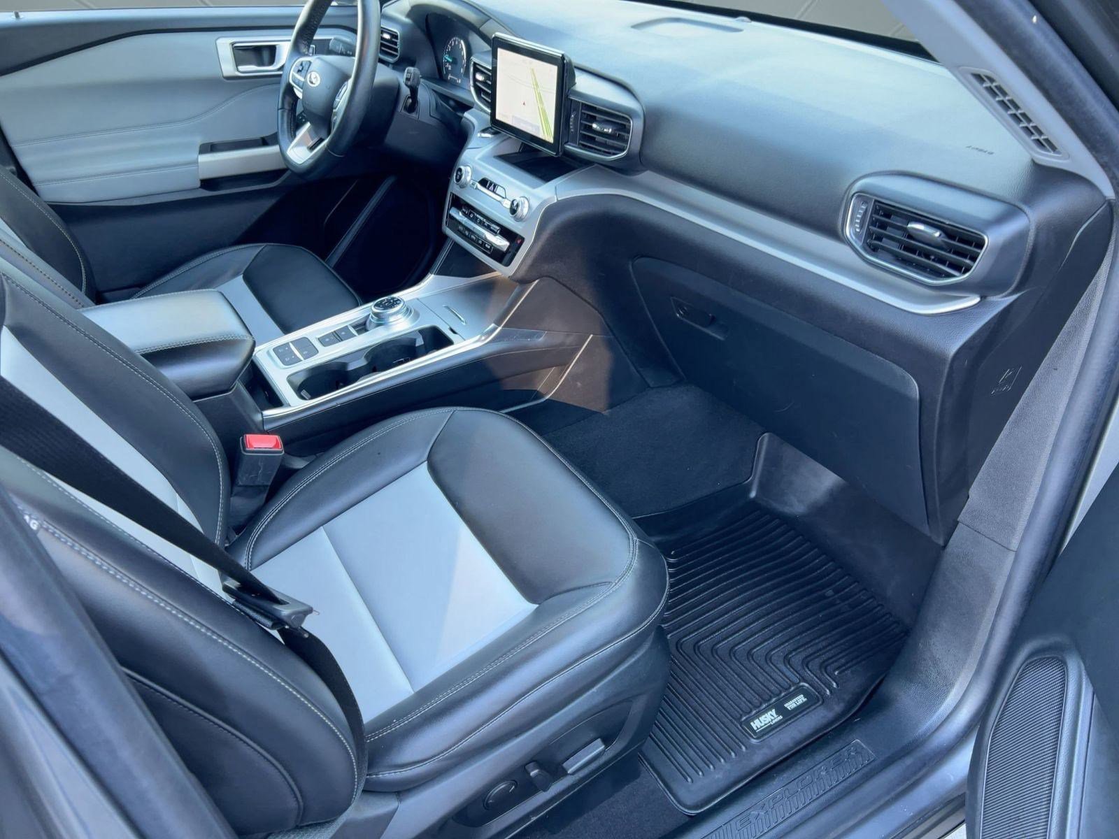 Used 2022 Ford Explorer XLT w/ Equipment Group 202A image 31