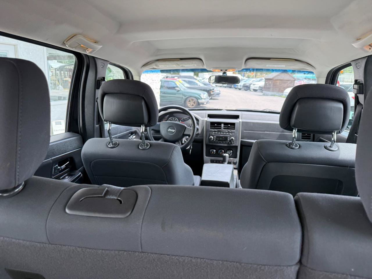 Used 2010 Jeep Liberty Sport AWD/4WD image 18