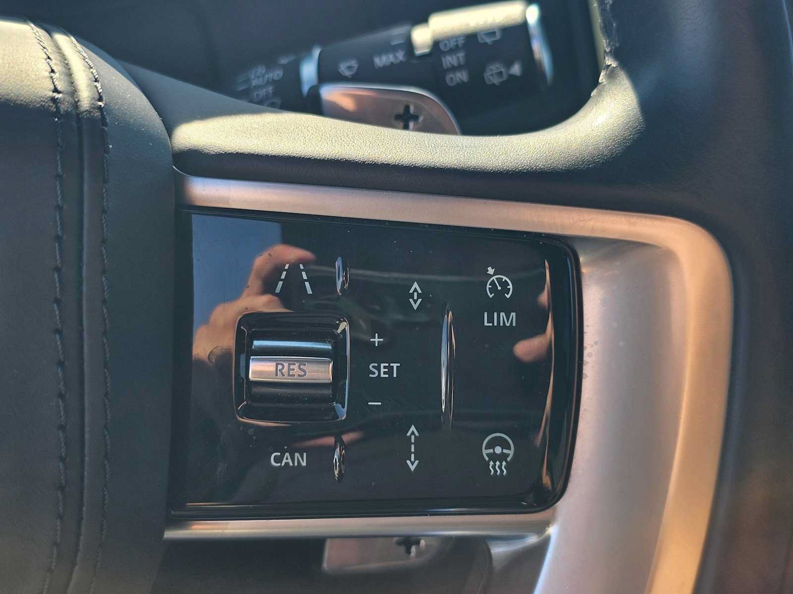Used 2024 Land Rover Range Rover SE AWD/4WD image 29