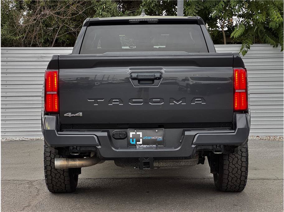 Used 2025 Toyota Tacoma SR5 AWD/4WD image 11