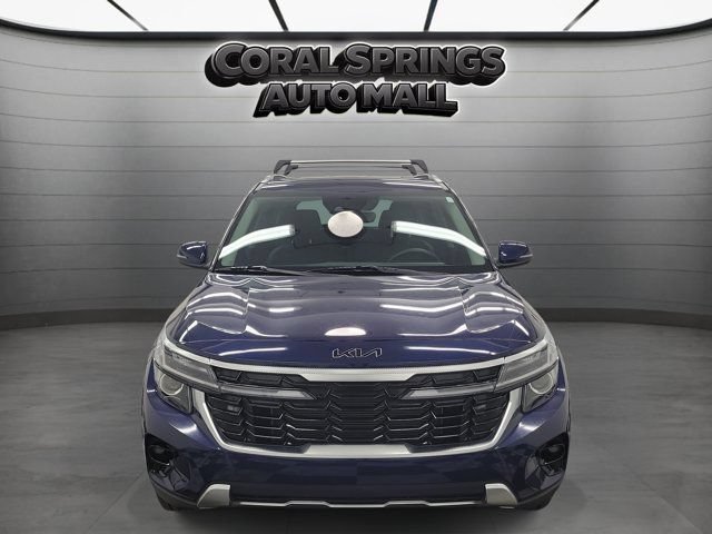 Used 2024 Kia Seltos EX FWD image 2