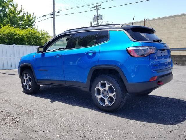 Used 2022 Jeep Compass Trailhawk w/ Trailhawk Convenience Group AWD/4WD image 8