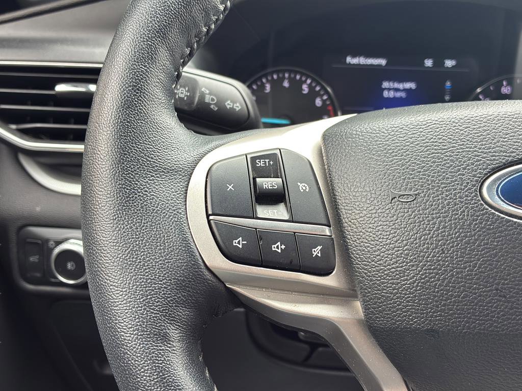 Used 2022 Ford Explorer XLT w/ Equipment Group 202A image 34