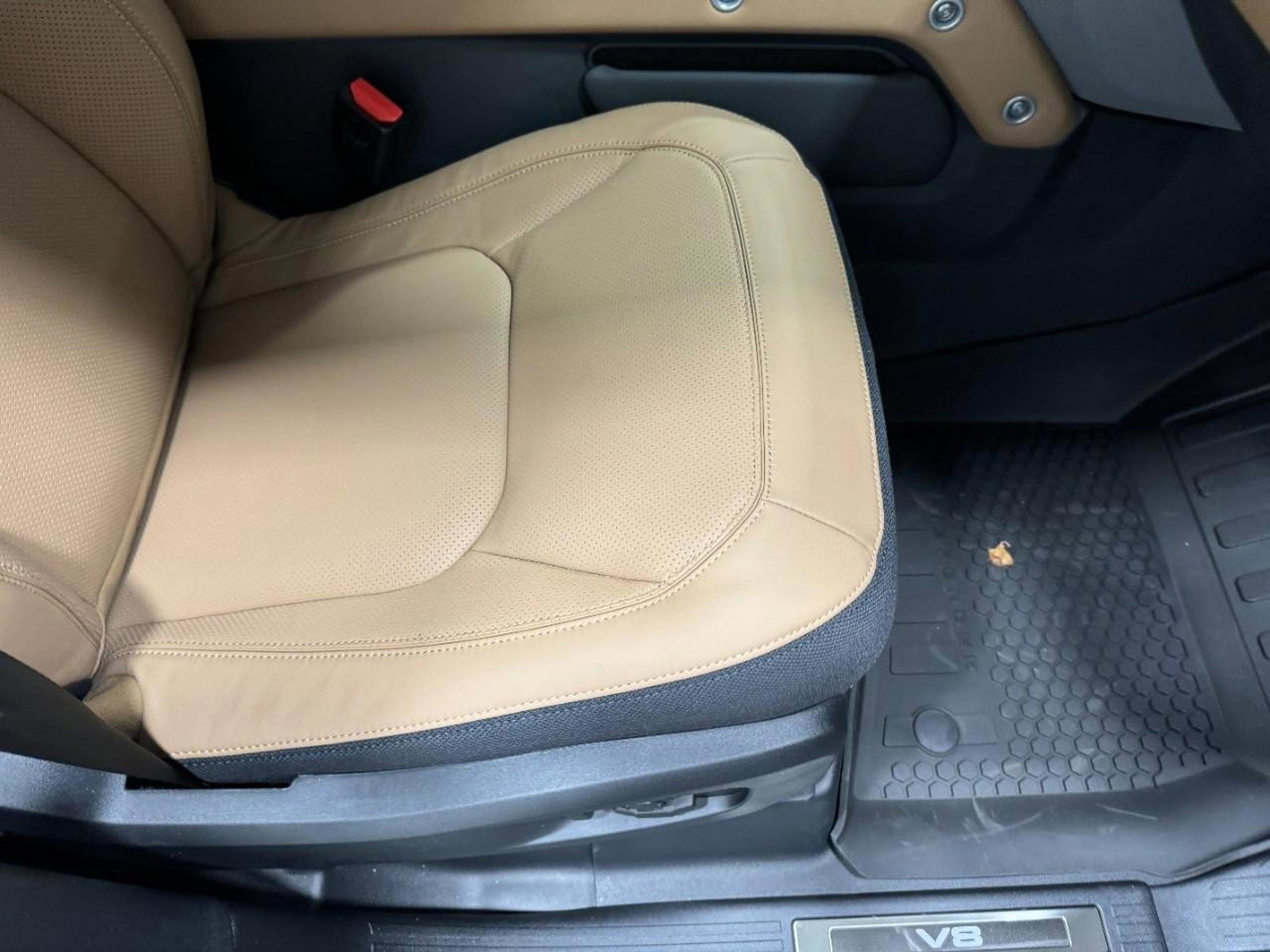 New 2026 Land Rover Defender 110 V8 image 20