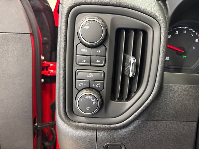 New 2026 Chevrolet Silverado 1500 Custom Trail Boss w/ Dark Appearance Package AWD/4WD image 34