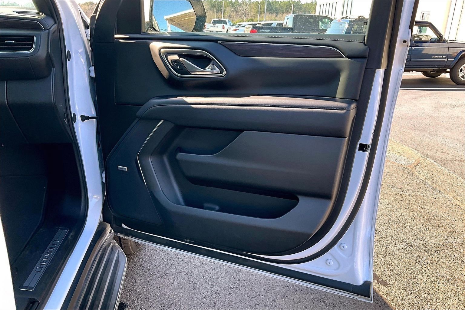 Used 2024 Chevrolet Tahoe LT image 29