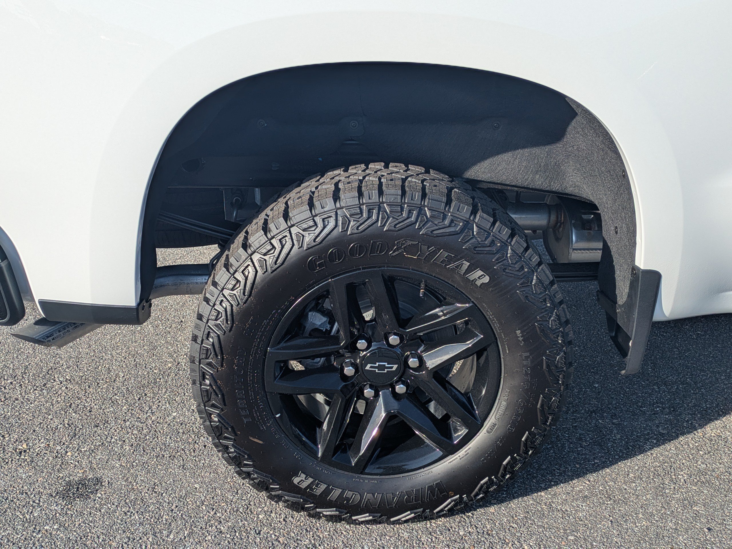 New 2026 Chevrolet Silverado 1500 Custom Trail Boss w/ LPO, Dark Essentials Package AWD/4WD image 11
