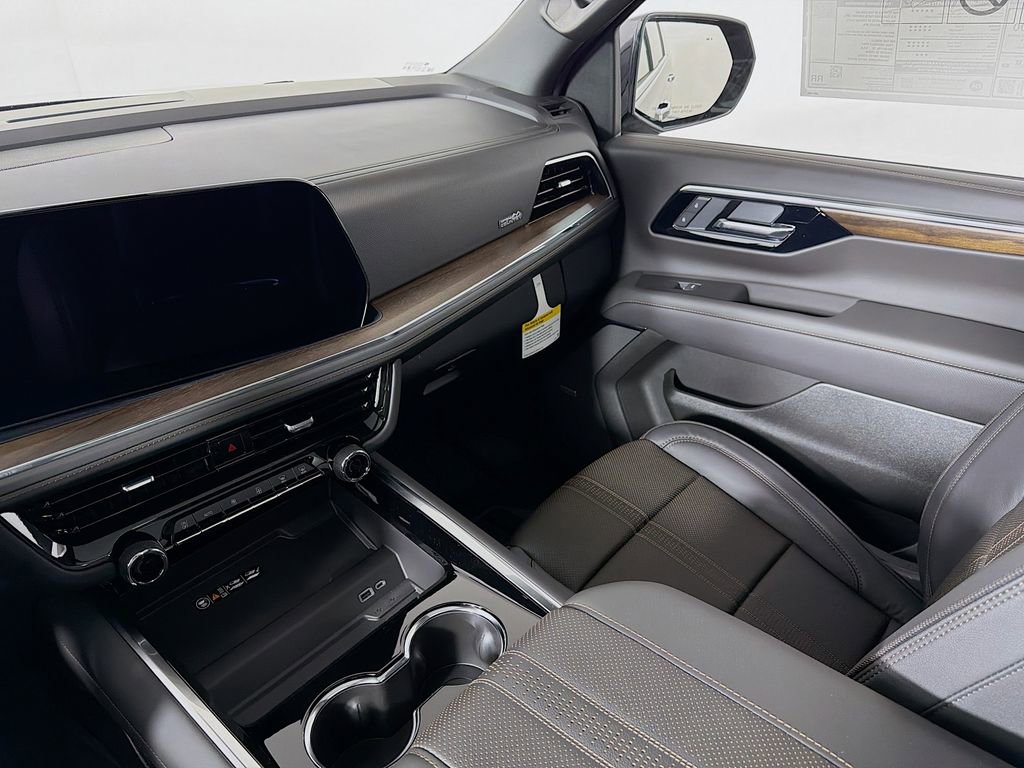 New 2026 Chevrolet Suburban High Country image 25