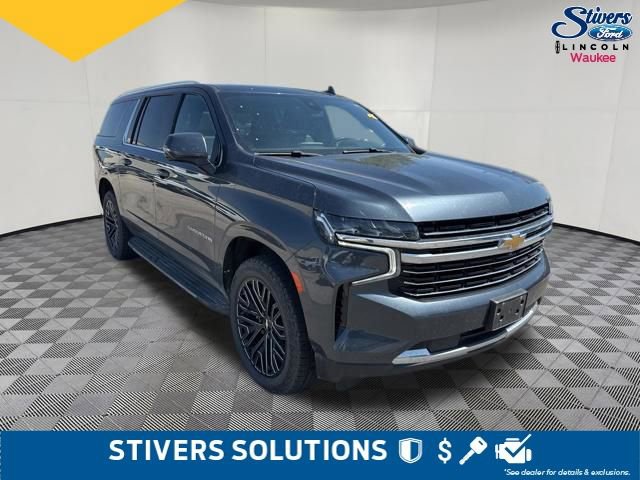 Used 2021 Chevrolet Suburban LT w/ LT Signature Package AWD/4WD image 3