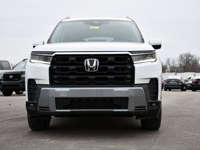 New 2026 Honda Pilot Touring image 2