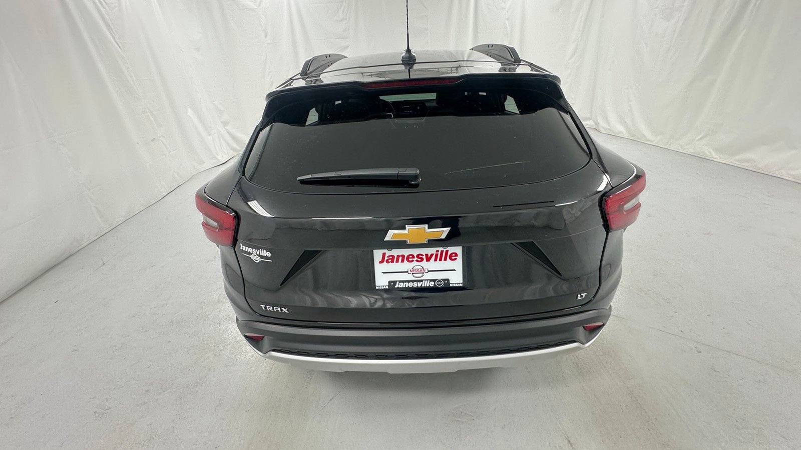Used 2025 Chevrolet Trax LT w/ LT Convenience Package FWD image 4