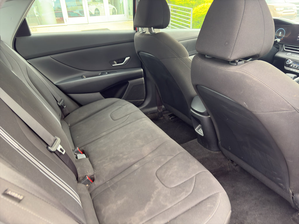 Used 2024 Hyundai Elantra SEL FWD image 13