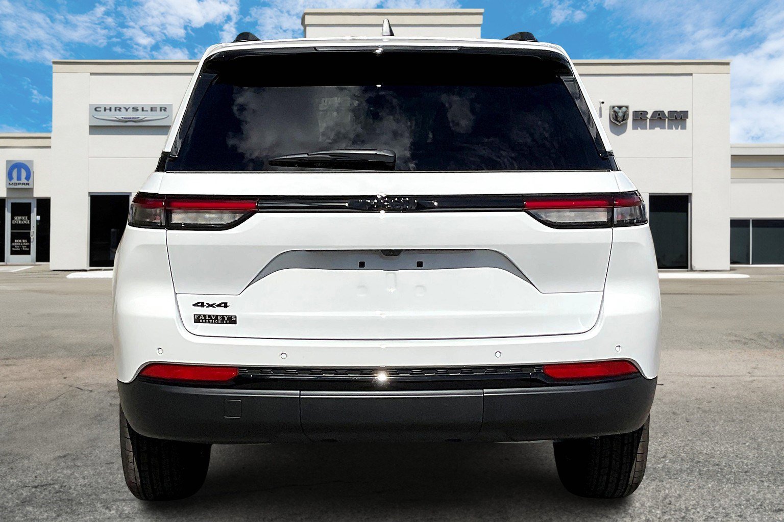 New 2025 Jeep Grand Cherokee 4WD image 4