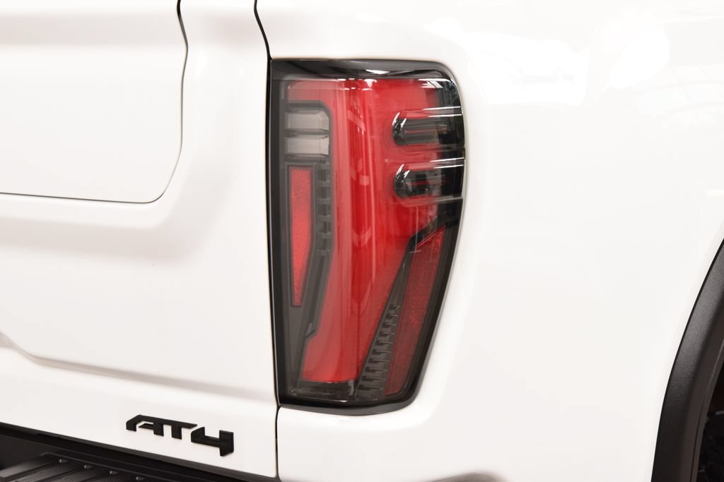 Used 2025 GMC Sierra 2500 AT4 w/ AT4 Premium Plus Package AWD/4WD image 20
