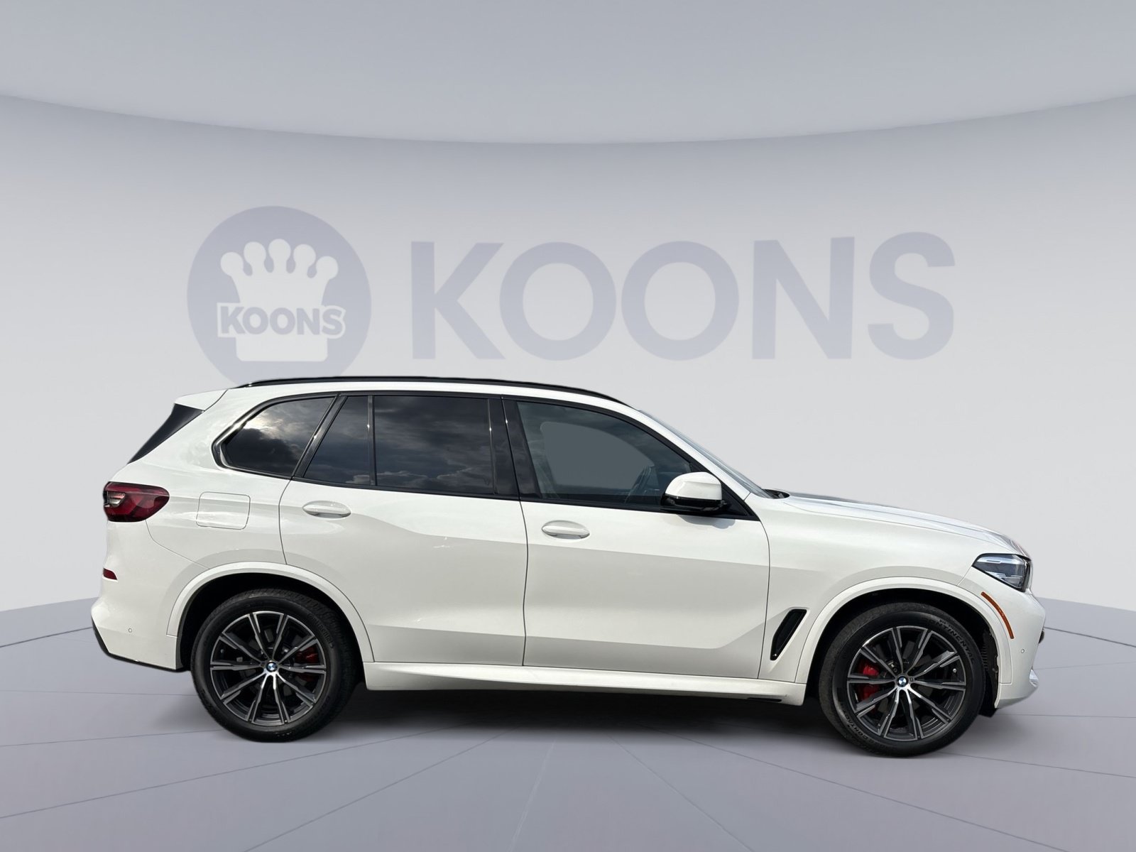 Used 2023 BMW X5 xDrive40i w/ M Sport Package AWD/4WD image 8