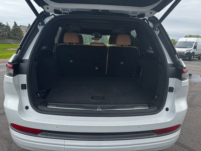 New 2026 Jeep Grand Cherokee Summit AWD/4WD image 17