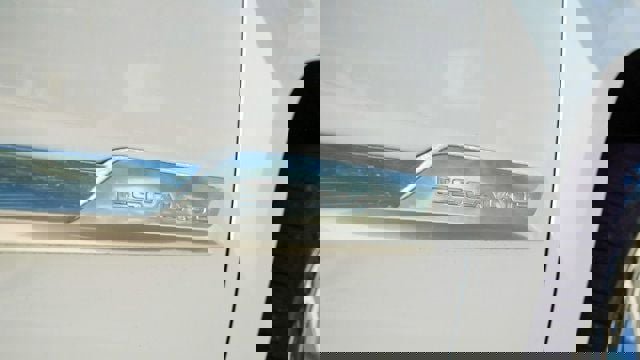 Used 2019 Cadillac Escalade ESV Premium Luxury image 36