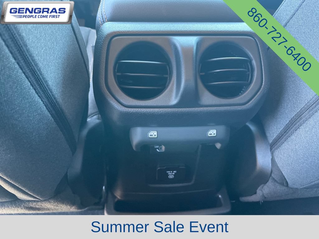 Used 2025 Jeep Wrangler Unlimited Sahara AWD/4WD image 35