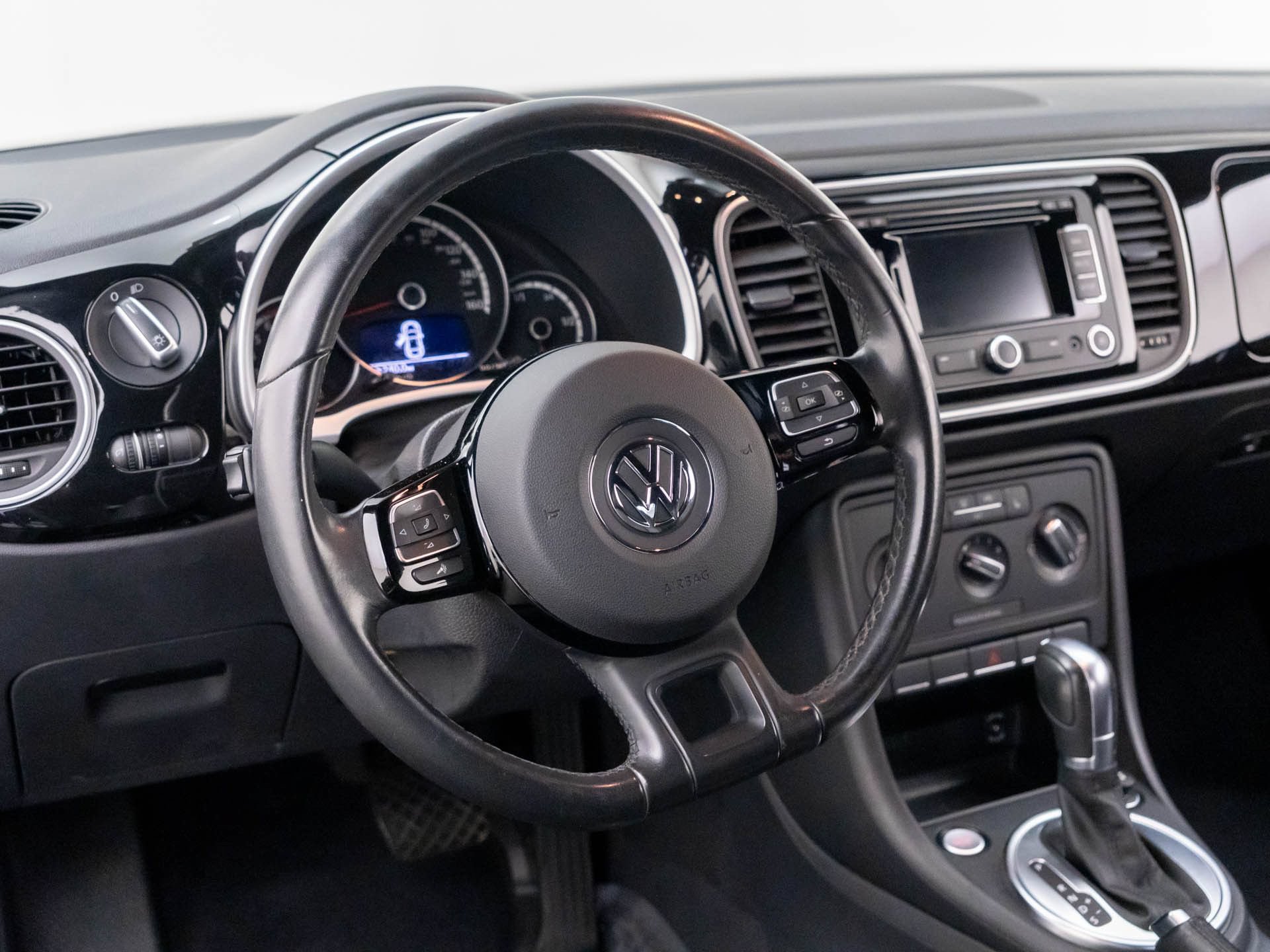 Used 2015 Volkswagen Beetle 1.8T FWD image 11