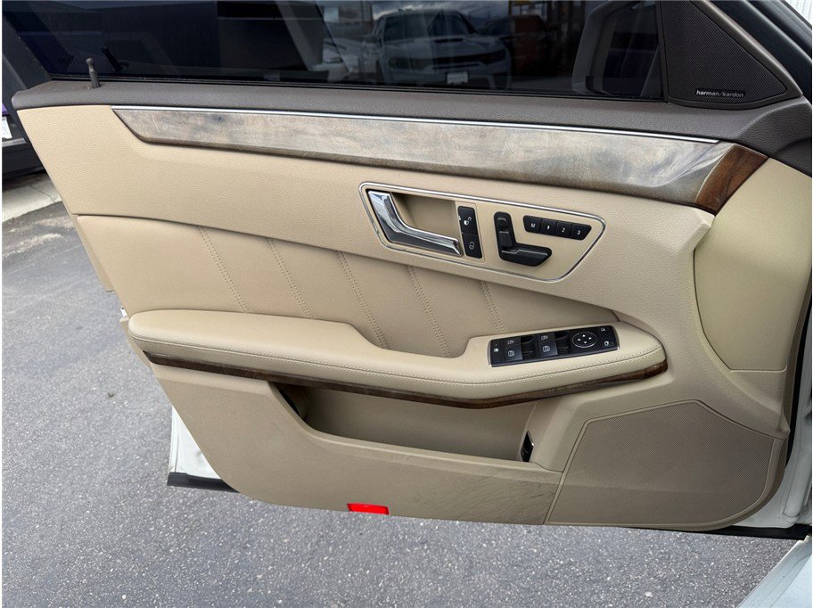 Used 2010 Mercedes-Benz E 350 4MATIC Sedan image 28