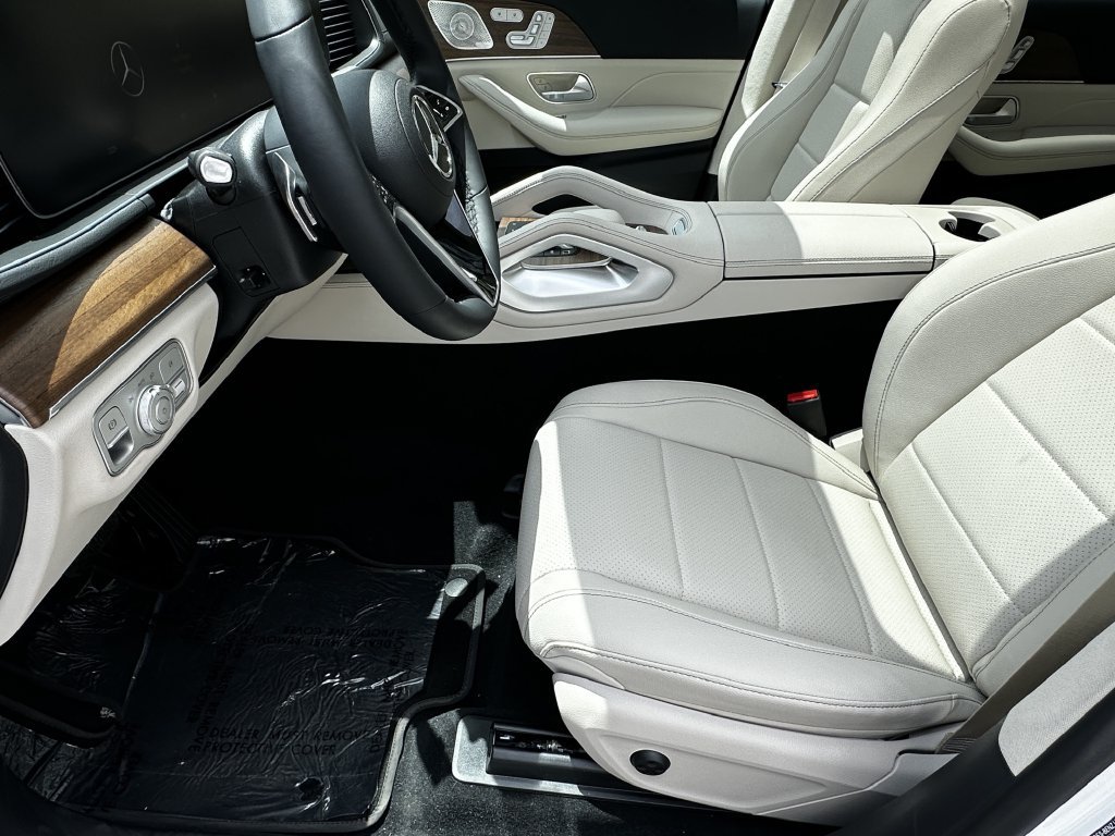 New 2026 Mercedes-Benz GLS 450 4MATIC image 9